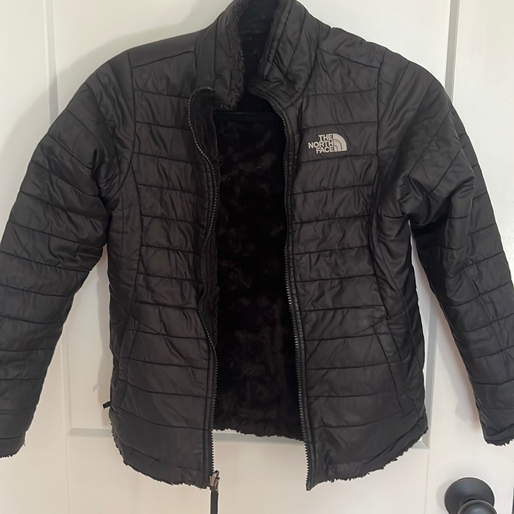 Girls North Face jacket. Size medium (10/12)
